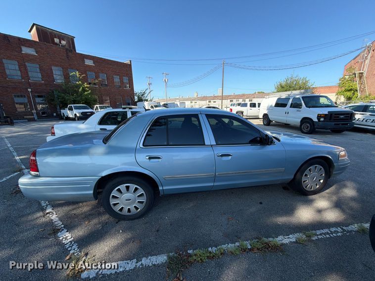 image for item FB8900 2011 Ford Crown Victoria Police Interceptor 