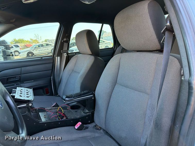 image for item FB8900 2011 Ford Crown Victoria Police Interceptor 