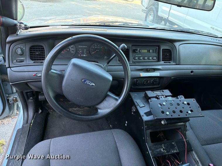 image for item FB8900 2011 Ford Crown Victoria Police Interceptor 