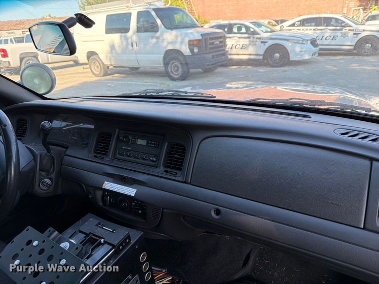 image for item FB8900 2011 Ford Crown Victoria Police Interceptor 