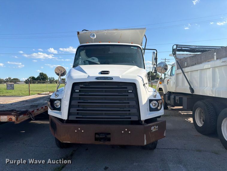 image for item FB8903 2018 Freightliner 114SD dump truck