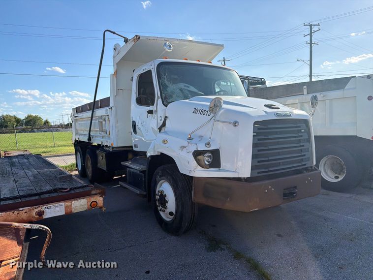 image for item FB8903 2018 Freightliner 114SD dump truck