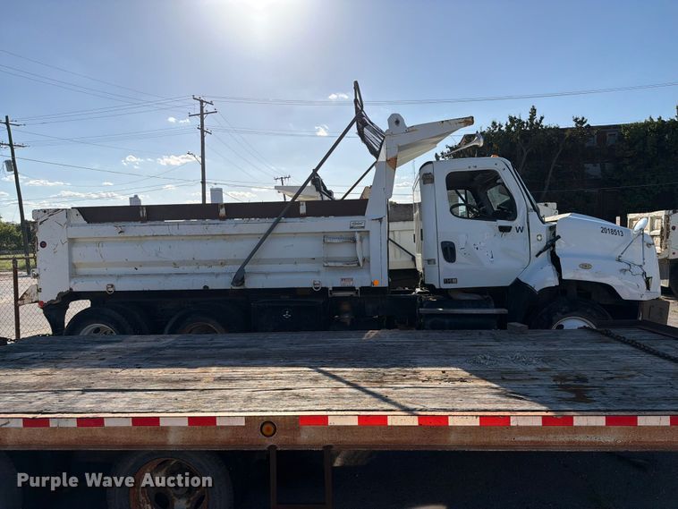 image for item FB8903 2018 Freightliner 114SD dump truck