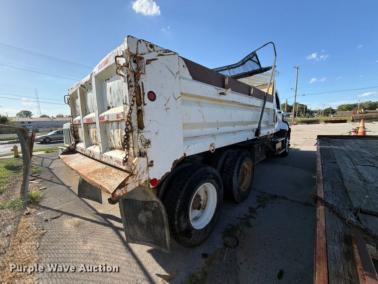 image for item FB8903 2018 Freightliner 114SD dump truck