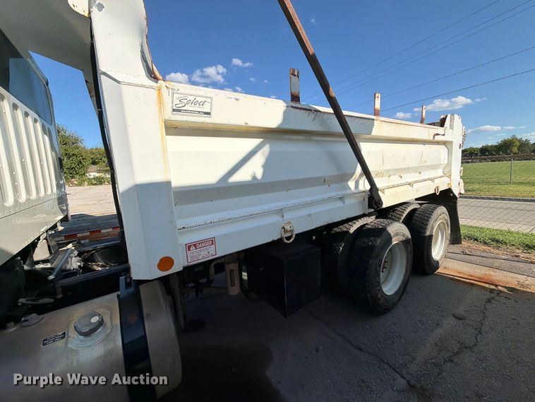 image for item FB8903 2018 Freightliner 114SD dump truck