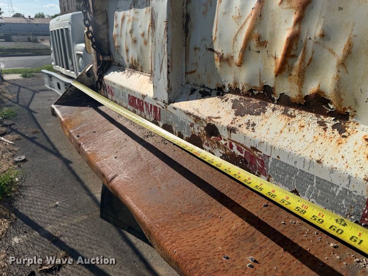 image for item FB8903 2018 Freightliner 114SD dump truck