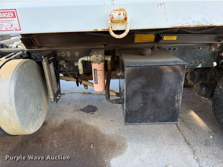 image for item FB8903 2018 Freightliner 114SD dump truck