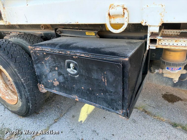 image for item FB8903 2018 Freightliner 114SD dump truck