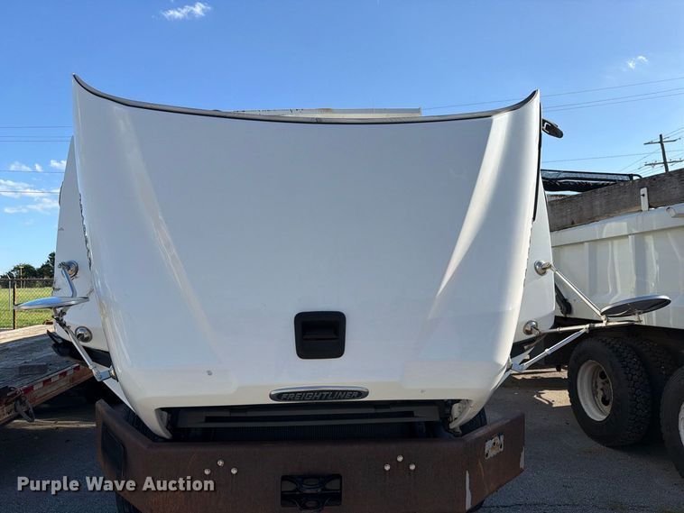 image for item FB8903 2018 Freightliner 114SD dump truck
