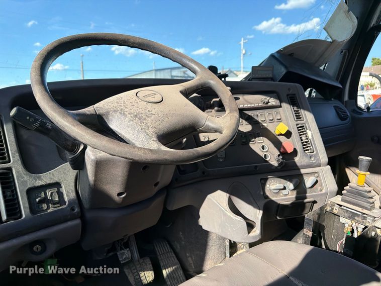 image for item FB8903 2018 Freightliner 114SD dump truck