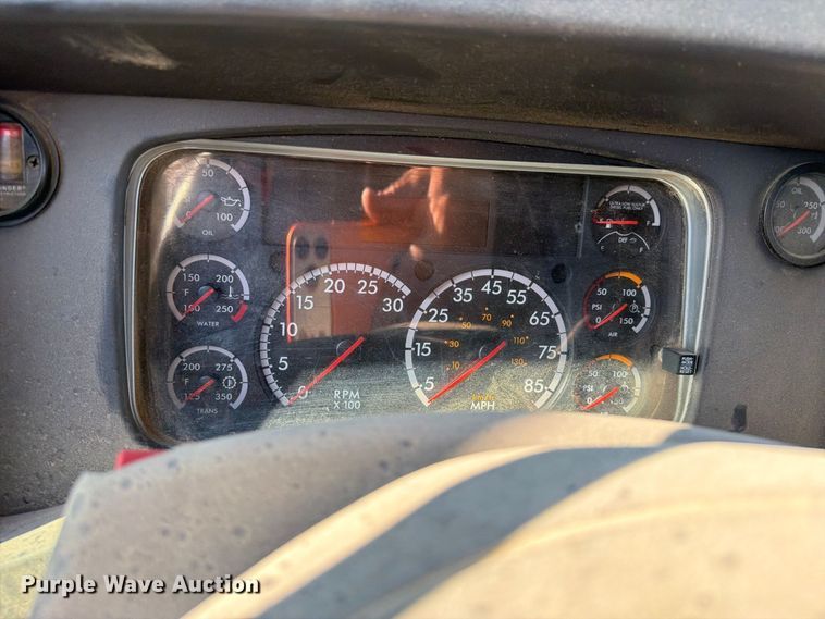 image for item FB8903 2018 Freightliner 114SD dump truck