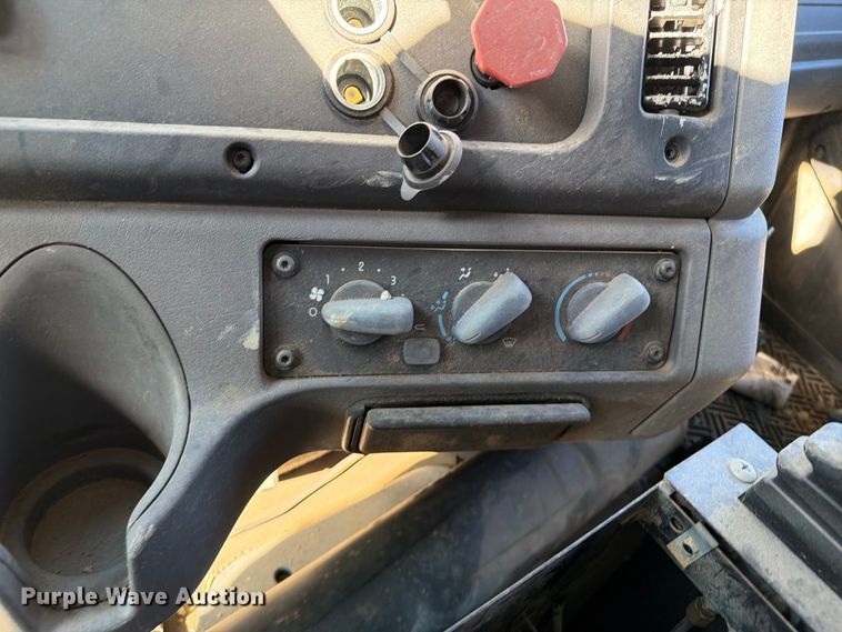 image for item FB8903 2018 Freightliner 114SD dump truck