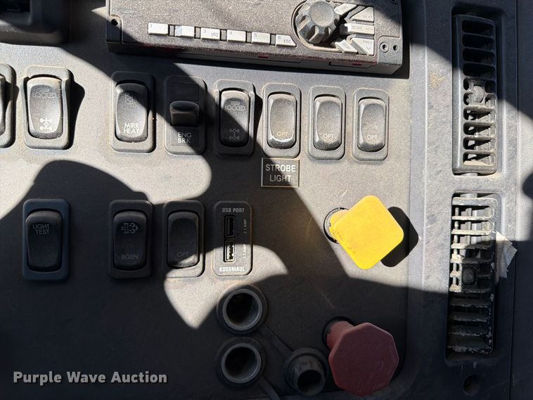 image for item FB8903 2018 Freightliner 114SD dump truck