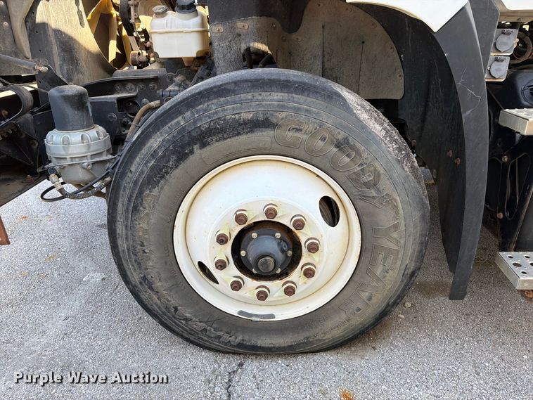image for item FB8903 2018 Freightliner 114SD dump truck