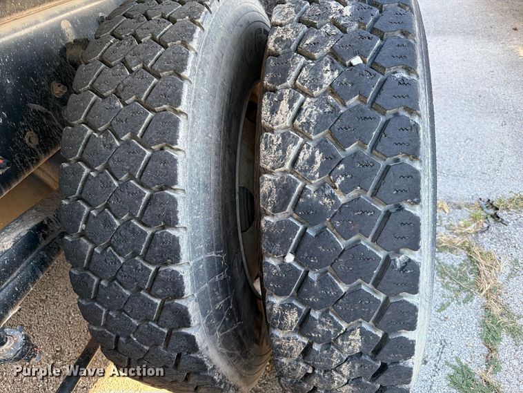image for item FB8903 2018 Freightliner 114SD dump truck