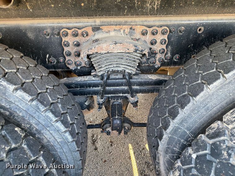 image for item FB8903 2018 Freightliner 114SD dump truck