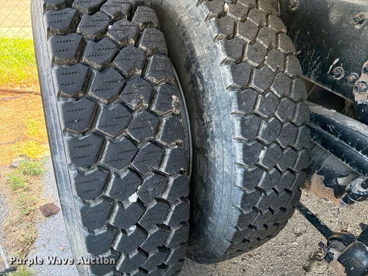 image for item FB8903 2018 Freightliner 114SD dump truck