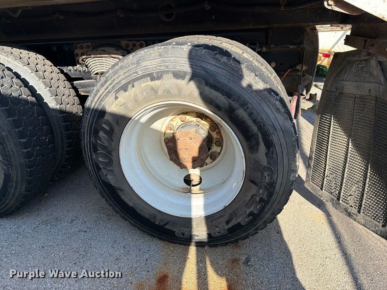 image for item FB8903 2018 Freightliner 114SD dump truck