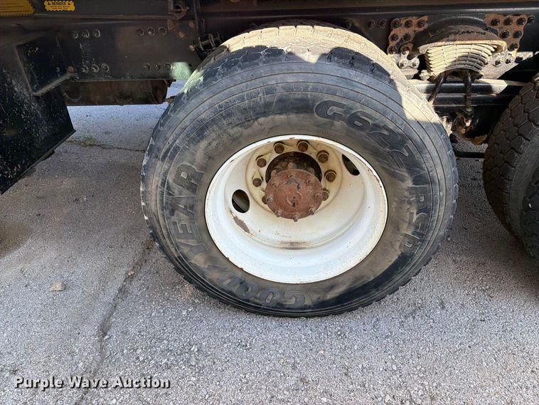image for item FB8903 2018 Freightliner 114SD dump truck