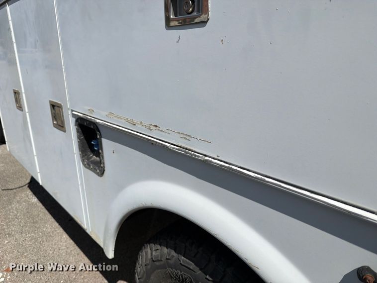 image for item FB8905 2011 Ford F350 Super Duty utility bed pickup truck