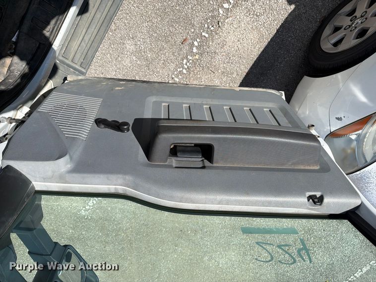 image for item FB8905 2011 Ford F350 Super Duty utility bed pickup truck