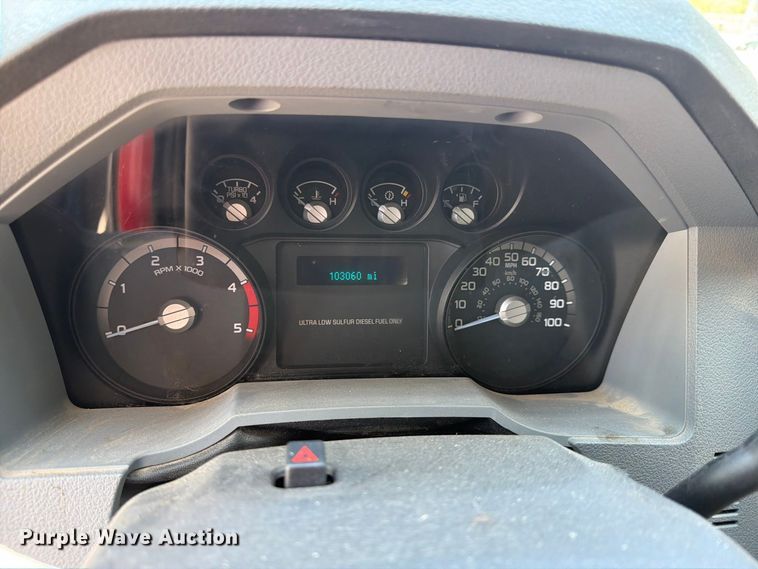 image for item FB8905 2011 Ford F350 Super Duty utility bed pickup truck