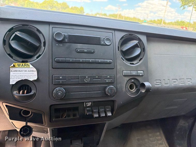 image for item FB8905 2011 Ford F350 Super Duty utility bed pickup truck
