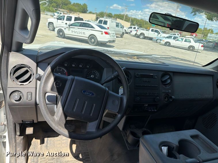 image for item FB8905 2011 Ford F350 Super Duty utility bed pickup truck