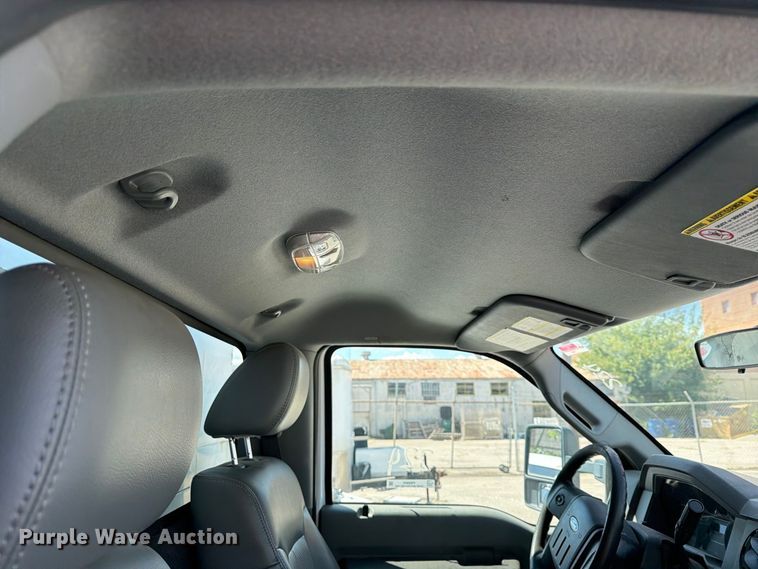 image for item FB8905 2011 Ford F350 Super Duty utility bed pickup truck