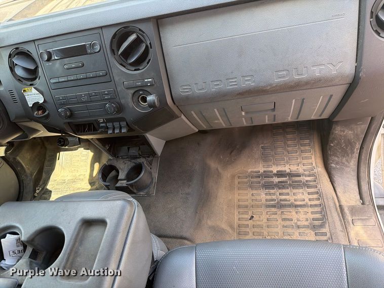 image for item FB8905 2011 Ford F350 Super Duty utility bed pickup truck