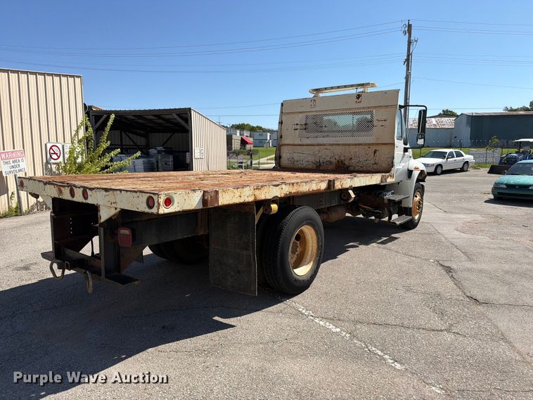 image for item FB8908 2009 International DuraStar 4400 flatbed truck