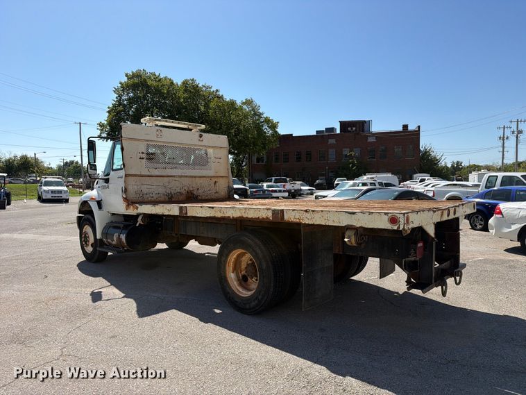 image for item FB8908 2009 International DuraStar 4400 flatbed truck