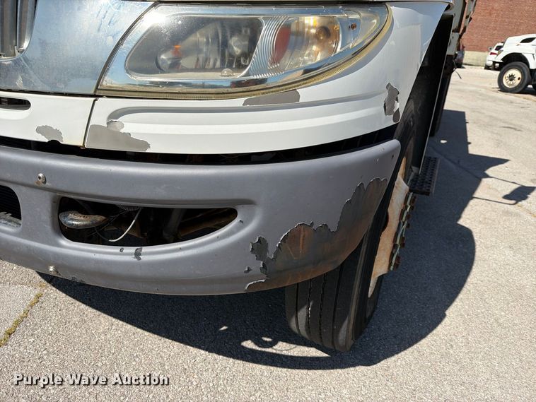 image for item FB8908 2009 International DuraStar 4400 flatbed truck