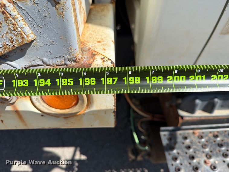 image for item FB8908 2009 International DuraStar 4400 flatbed truck