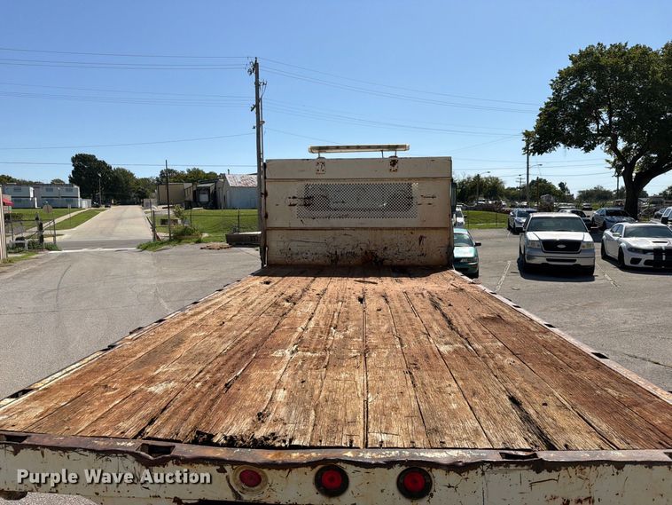 image for item FB8908 2009 International DuraStar 4400 flatbed truck