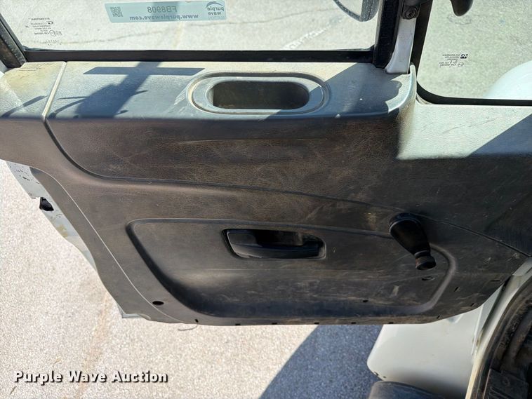 image for item FB8908 2009 International DuraStar 4400 flatbed truck