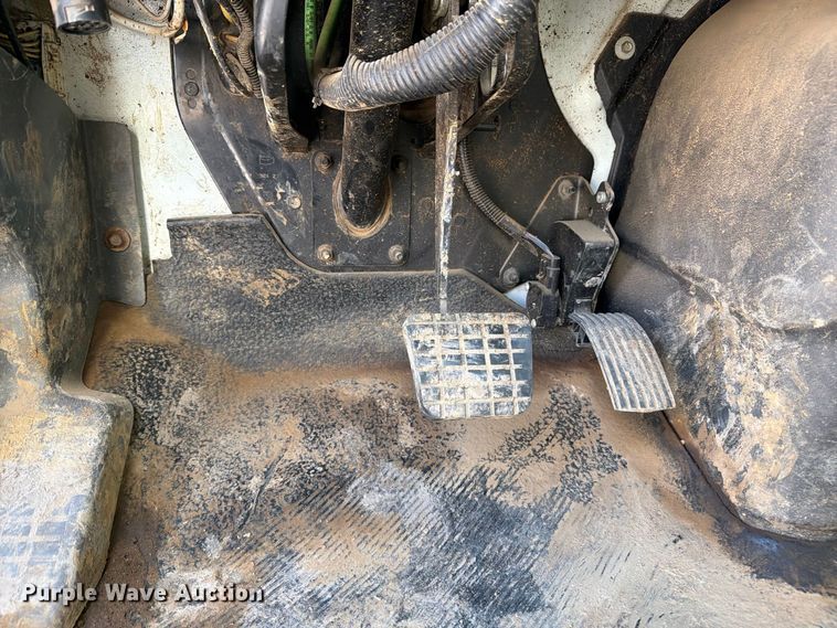 image for item FB8908 2009 International DuraStar 4400 flatbed truck
