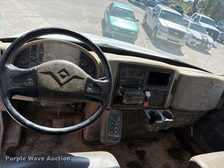 image for item FB8908 2009 International DuraStar 4400 flatbed truck