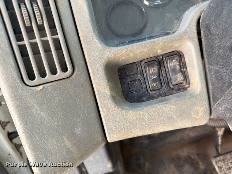 image for item FB8908 2009 International DuraStar 4400 flatbed truck