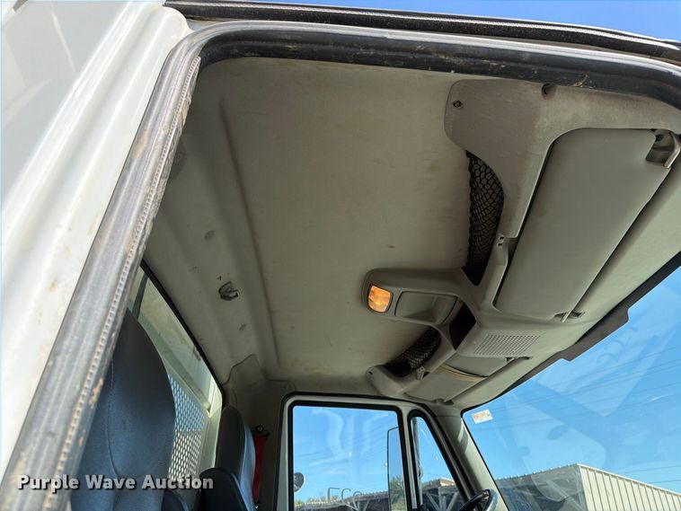 image for item FB8908 2009 International DuraStar 4400 flatbed truck