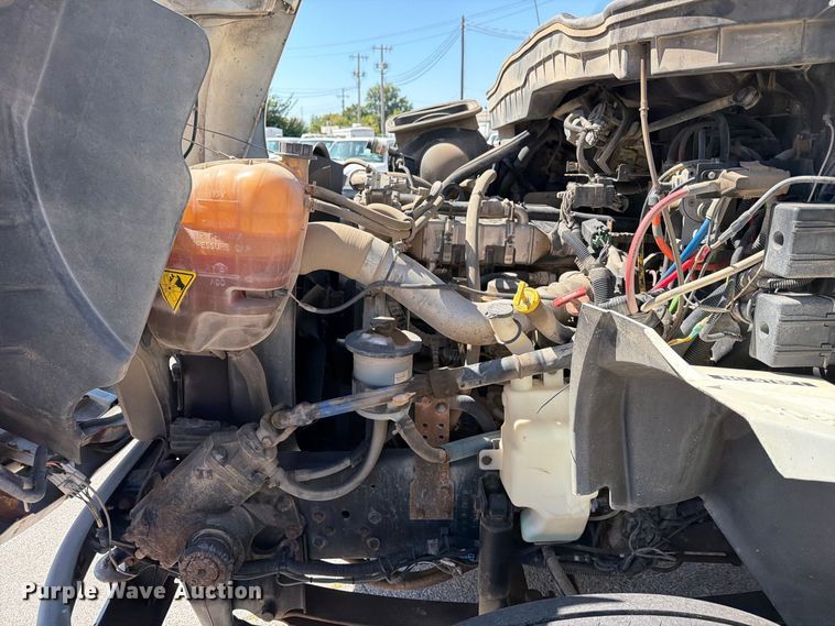 image for item FB8908 2009 International DuraStar 4400 flatbed truck