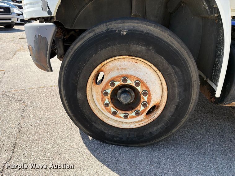 image for item FB8908 2009 International DuraStar 4400 flatbed truck
