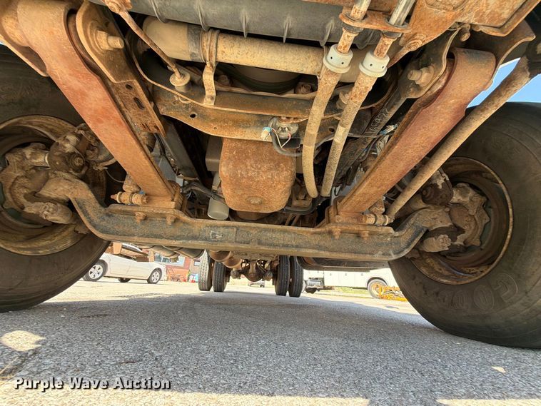 image for item FB8908 2009 International DuraStar 4400 flatbed truck