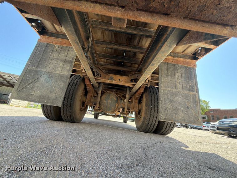 image for item FB8908 2009 International DuraStar 4400 flatbed truck