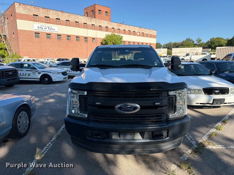 image for item FB8909 2017 Ford F250 Super Duty Ext. Cab pickup truck