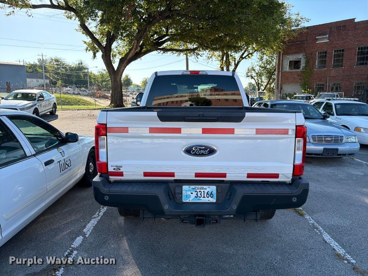 image for item FB8909 2017 Ford F250 Super Duty Ext. Cab pickup truck