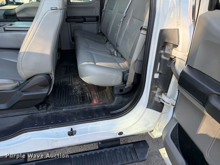 image for item FB8909 2017 Ford F250 Super Duty Ext. Cab pickup truck