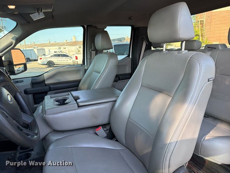 image for item FB8909 2017 Ford F250 Super Duty Ext. Cab pickup truck