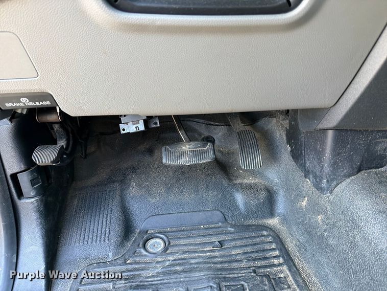 image for item FB8909 2017 Ford F250 Super Duty Ext. Cab pickup truck