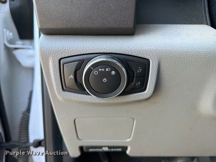 image for item FB8909 2017 Ford F250 Super Duty Ext. Cab pickup truck